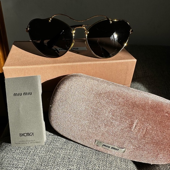 Authentic Miu Miu oversized Cat eye Sunglasses - Picture 2 of 5